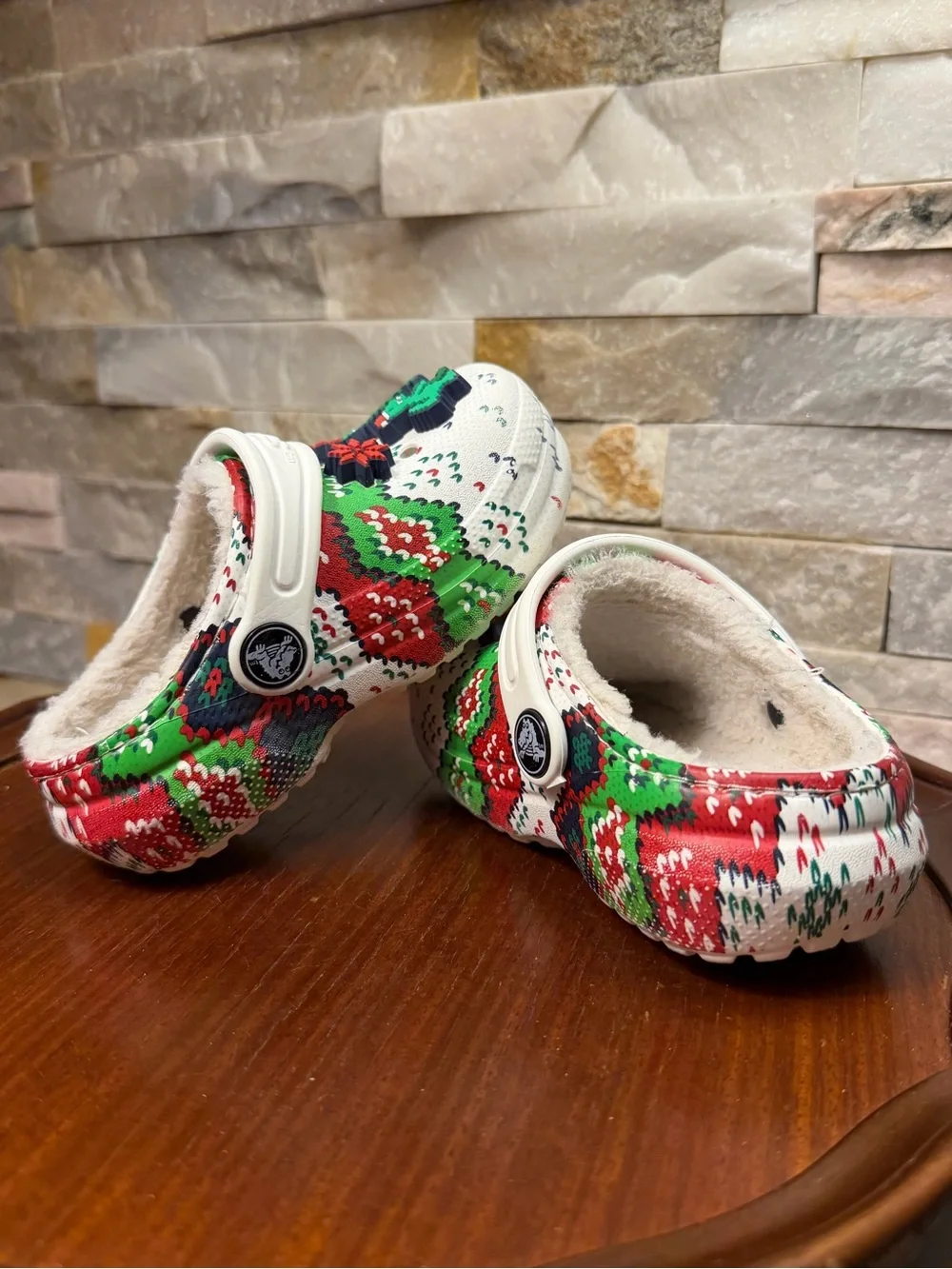 Kids Sz 7 Crocs Classic Lined White Holiday Charm Ugly Christmas Sweater Clogs